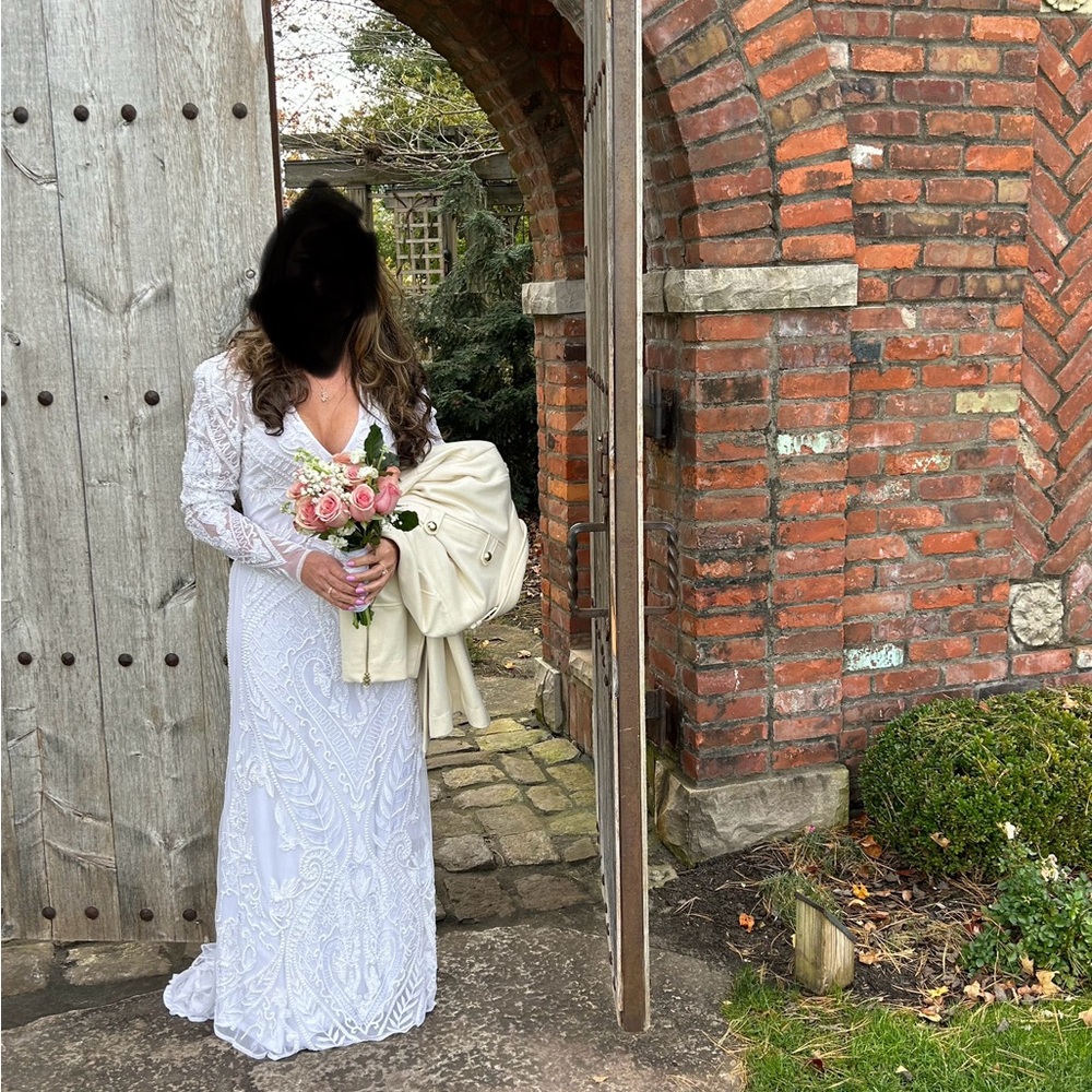 Elegant White Lace Wedding Dress